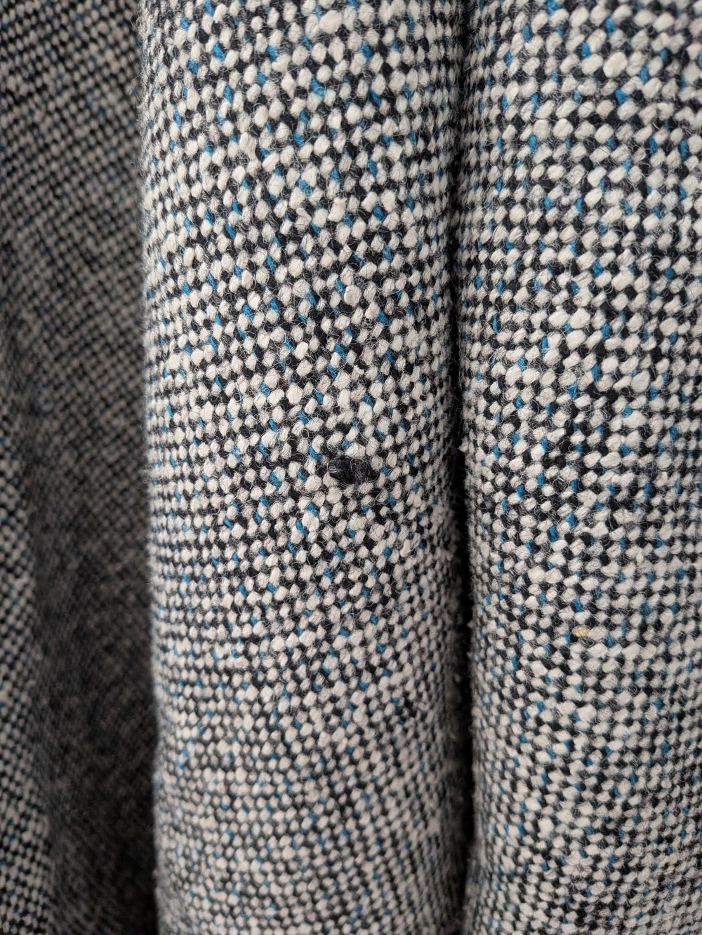 Chic Gray Textured Cape Poncho - Picture 6 of 9